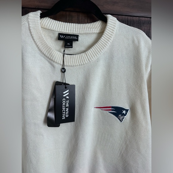 ✨NWT New England Patriots Cream Sweater✨ - Picture 3 of 3